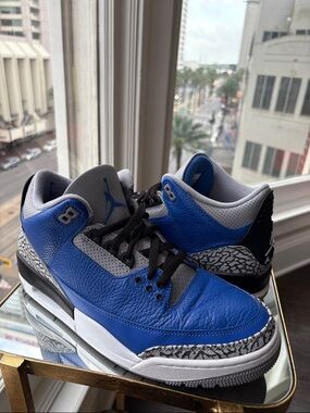 Jordan 3 Retro “Varsity Royal”